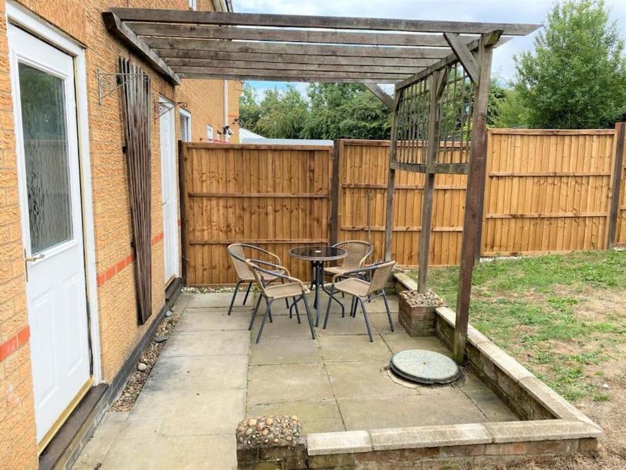 Charming Home In Wellingborough Exterior photo